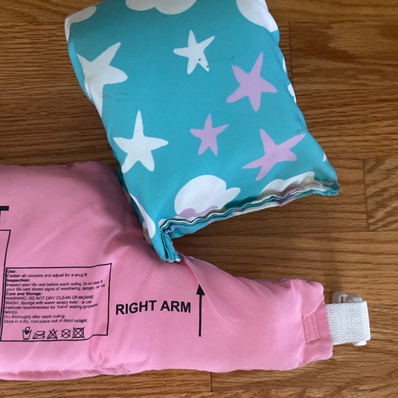 Coleman Company USCG Approved Puddle Jumper Flotation Device - Picture 9 of 11